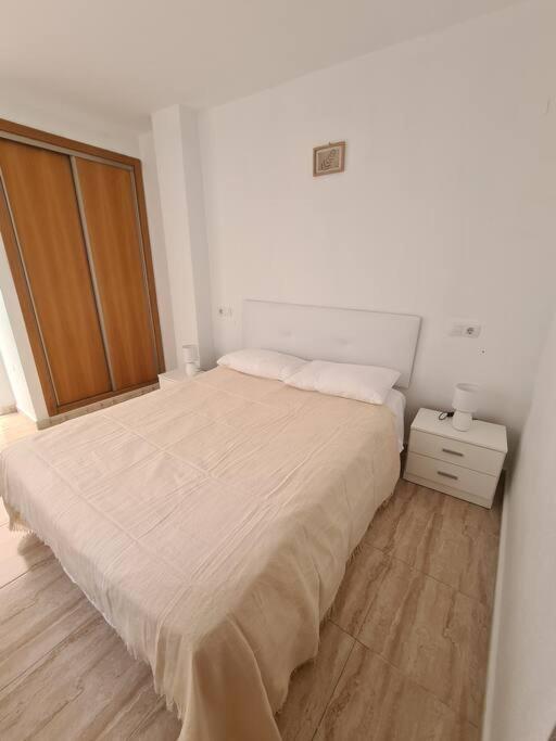 טורבייחה Beautiful Apartment With Patio מראה חיצוני תמונה