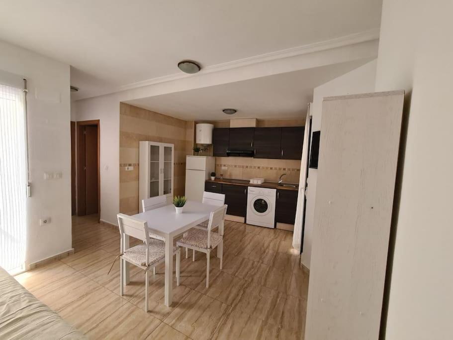 טורבייחה Beautiful Apartment With Patio מראה חיצוני תמונה