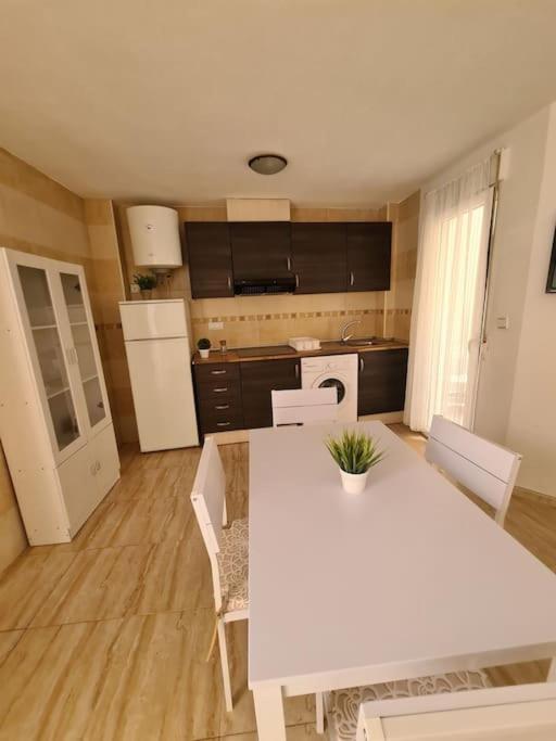 טורבייחה Beautiful Apartment With Patio מראה חיצוני תמונה